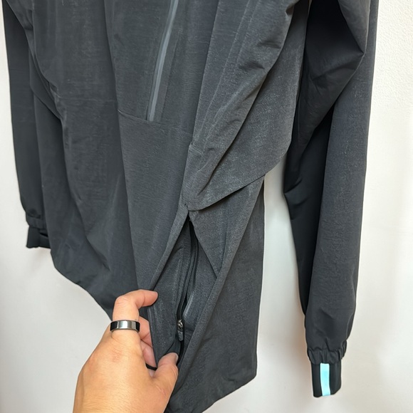 NWOT 1/2 zip running jacket - Picture 7 of 7